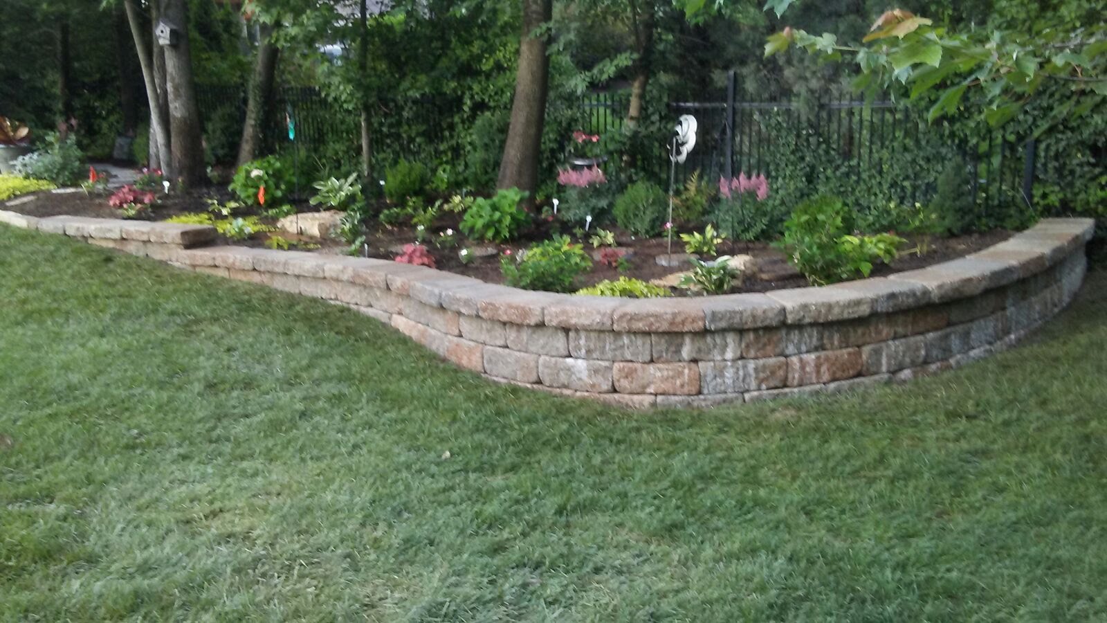 Retaining Wall Contractors St Louis [Top Builders & Solutions